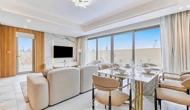 Luxury Private Townhouse | Golf Course and Lagoon Access