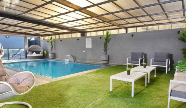 Luxury Retreat W/Pool, Jacuzzi & Entertainment