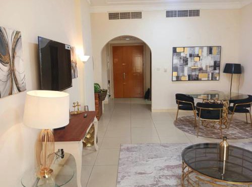 Luxury Royal 3-Bedroom Apartment with Garden View opposite to Safiya Park