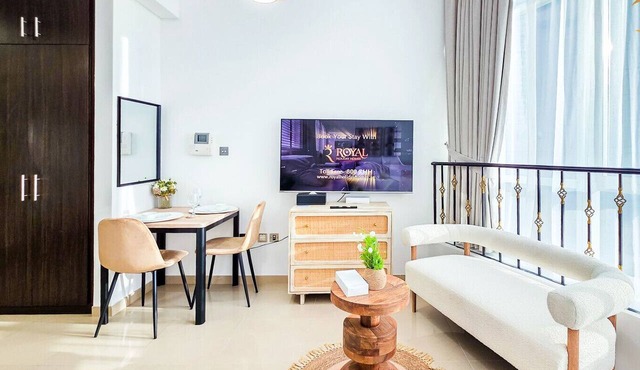 Luxury Studio at Hydra C6 | Views & Prime Access