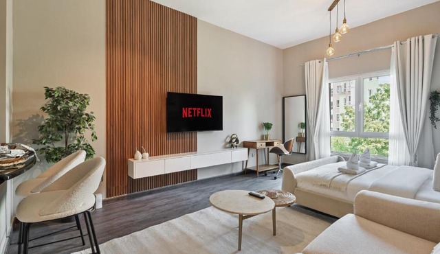 Luxury studio in Discovery Gardens near metro