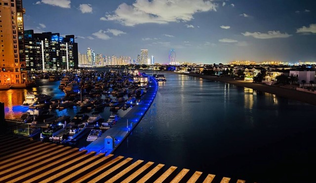 Luxury Studio with full sea view in Palm Jumeirah - steps from the mall & beach.