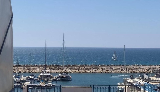 Luxury Stunning 2BR Marina Apt with Sea View