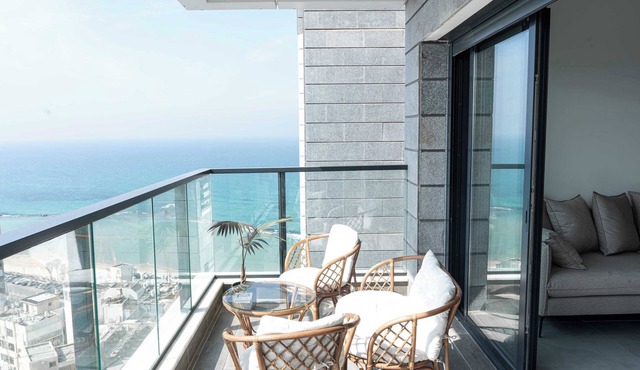Luxury Tower 4BR – Panoramic Sea Views | Mamad