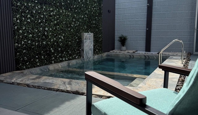 Luxury Tropical Villa/2 Private Pools/Sleeps 12/Near Manuel Antonio Park