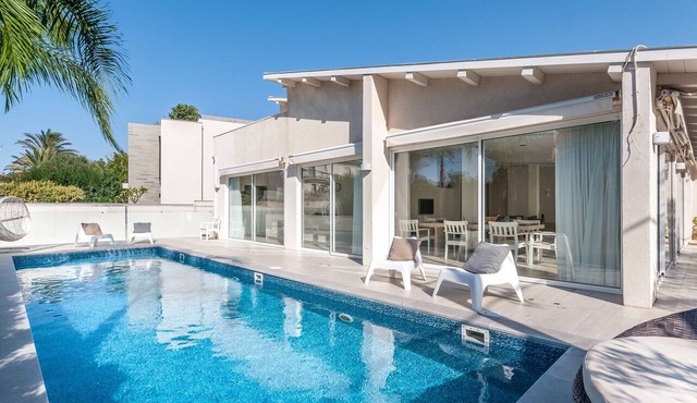 Magical Villa close Beach - Pool heated