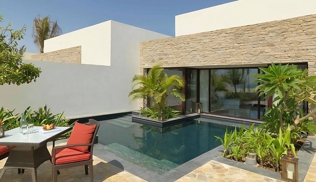 Magnificent Living in Stylish Loft! Sun Terrace & Pool, Near Nature Reserve!