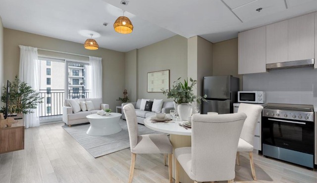 Maison Privee - Modern Hideaway with Canal Views on Yas Island