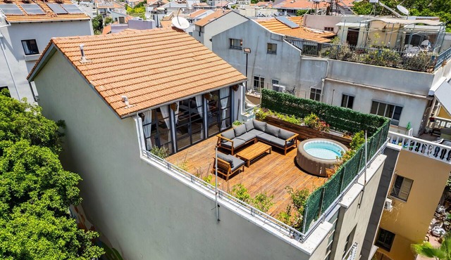 MAMAD, Penthouse & Jacuzzi in Neve Tzedek by FeelHome