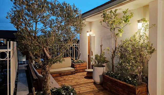 MAMAD Penthouse & XL Terrace on Dallal Square by FeelHome