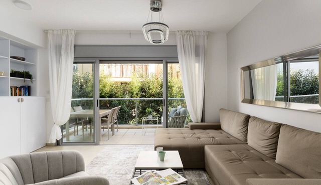 MAMAD Quiet Hideaway & Terrace near Beach by FeelHome