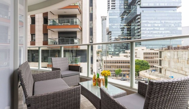 Mamad Sunlit Elegant 3BR Stay with Mamad
