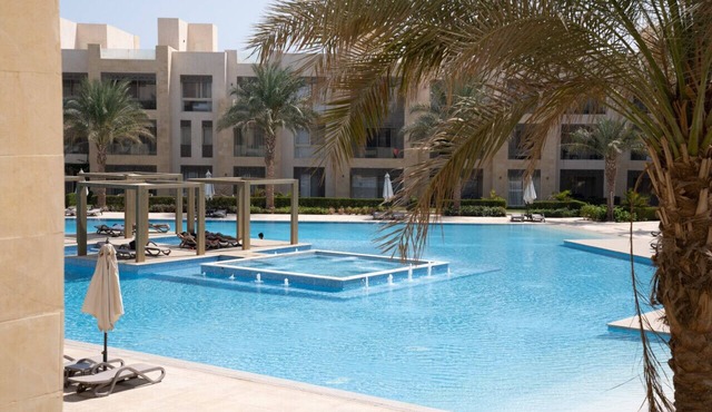 Mangroovy Magic: Beachfront 1BR Oasis w/Pool View -M3-3A-13