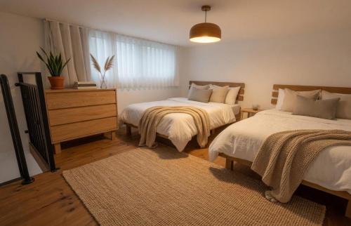 Margalit Luxury Beach Suite - Private Heated Pool, Jacuzzi, Sauna & BBQ