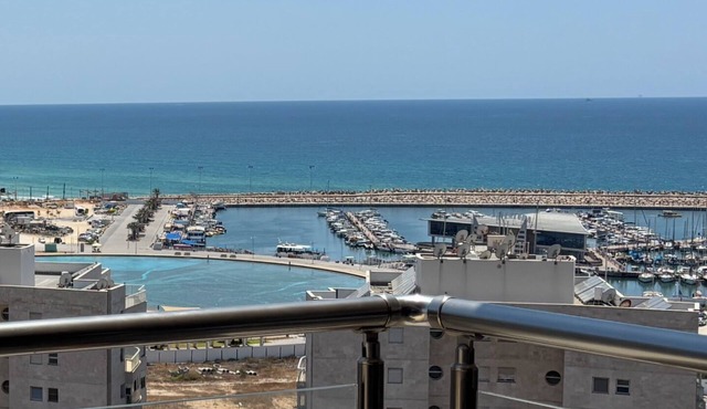 MARINA LUXURY APARTMENT WITH TERRACE EXCEPTIONAL SEA VIEW BEACH 3 MN