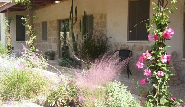 Mediterranean stone cottage in the heart of the Zichron Moshava