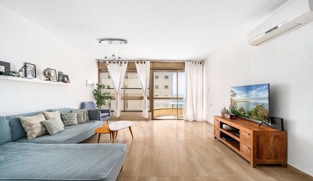 MIKLAT Elegant Apt with Balcony & Sea View by FeelHome