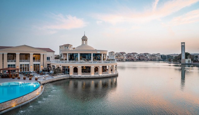 Millennium Lakeview Hotel