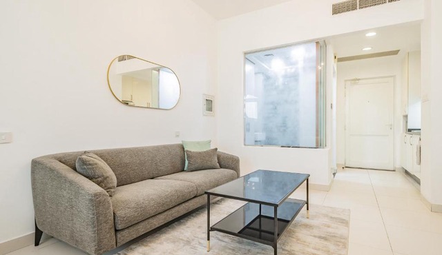 Minimalistic Studio in Palm Views - Palm Jumeirah