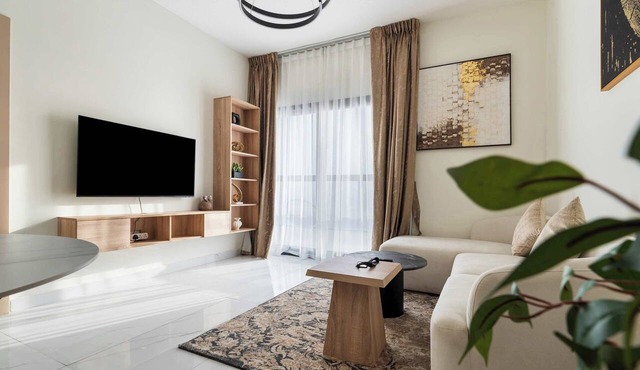 Modern 1BR Near Metro | Pool, Gym & Balcony