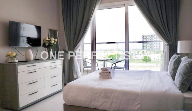 Modern and Cozy Studio 10 mints away from expo
