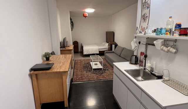 Modern Double Bed Apartment in Central Tel Aviv – 10 Min to Beach, Free Wi-Fi