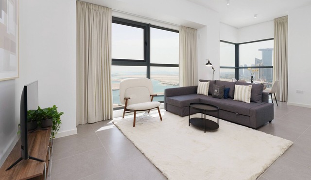 Modern & Panoramic Sea View Apt on Al Reem Island