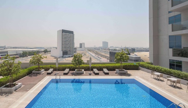 Modern Studio - Minutes from Dubai Metro!