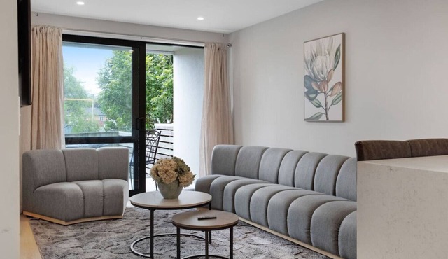 Modern Townhouse close to Airport and Hospital in Auckland South