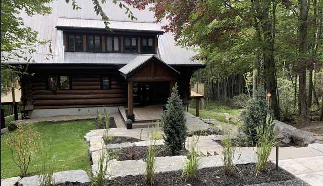 Mont-Tremblant Mountain View Chalet in Lac-Superieur