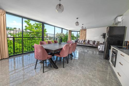 Moses Luxury apartments