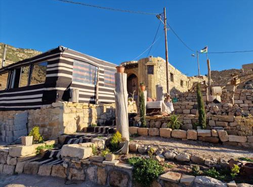 My Grandfathers House Dana Heritage and Eco Lodge