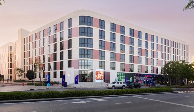 Nest Hotel, Aljada