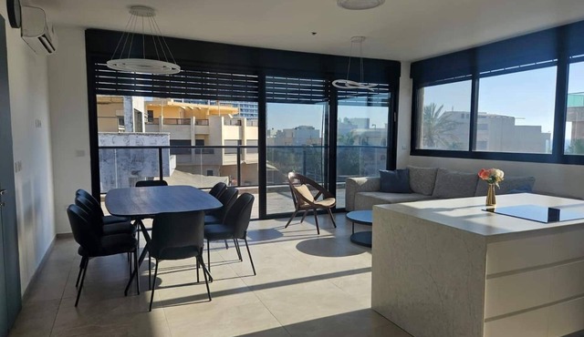 Netanya View – Only 2 Minutes' Walk to the Cliff Promenade!