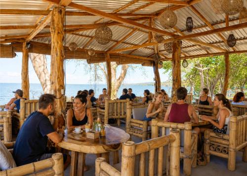 New Amigos - Beachclub & Hostel