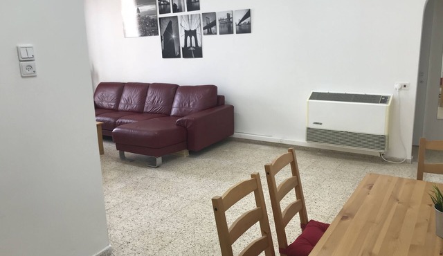 NEW LISTING ♥ Beautiful Apartment - Close to Everything! ♥ Walk Everywhere!