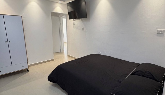 New Modern Studio Near Beach & Tel Aviv | West Rishon LeZion