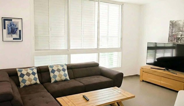 O&O Group Spacious 2BR| Parking| Steps from Beach