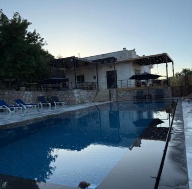 Oak Farm Ajloun مزرعة البلوط عجلون
