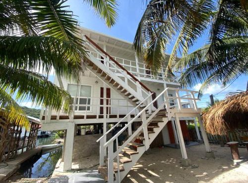 Ocean Breeze Villa Rentals in Oak Ridge