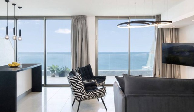 Ocean view mini penthouse on the 30th floor