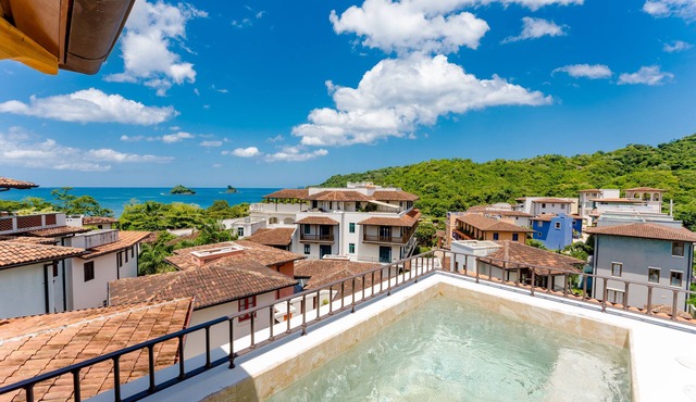 Ocean View with Pool and Beach Club Access - Las Catalinas - 205 Plaza Pienza