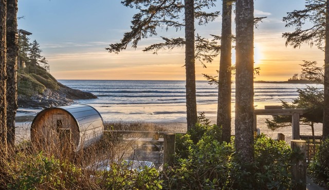 Oceans Edge-Chesterman, Storm watching, sauna, Hot Tub, Pet in Tofino
