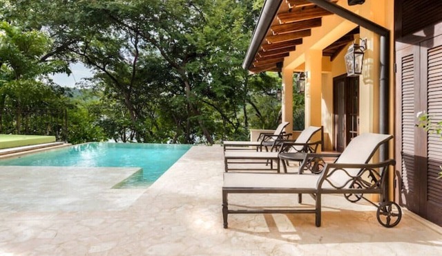Oceanside Villa with Pool and Terrace - Casa Pelicano