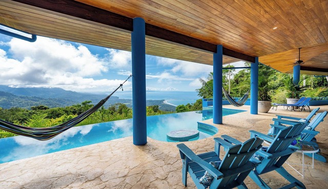 Oceanview-Rainforest Villa, full Privacy, Concierge, Breakfast/Housekeeping M-F. in Dominical