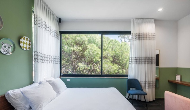 Olala Carmel Suite Triple Room