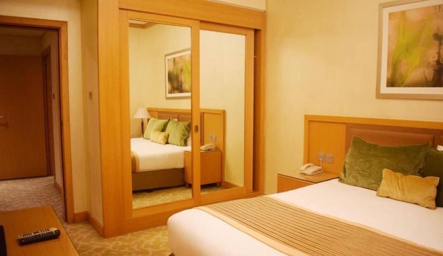 One Bedroom Apartment Near Al Khan Super Market By Luxury Bookings