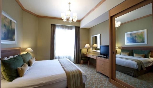 One Bedroom Apartment Near Al Khan Super Market By Luxury Bookings AD
