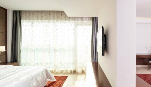 One Bedroom Suite Near Al Nad Park