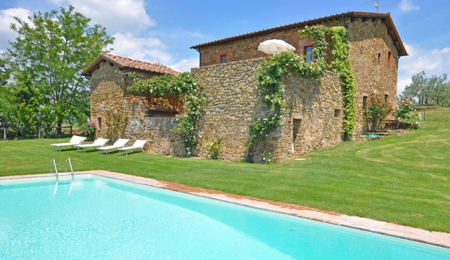 Orietta 1 - Apartment with swimming pool in Castelnuovo Berardenga